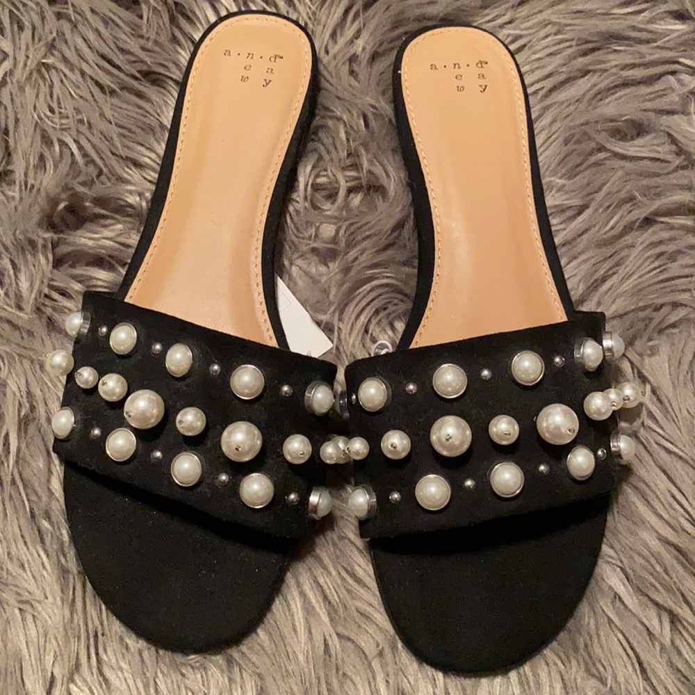 A New Day Target brand size 10 sandals with pearls